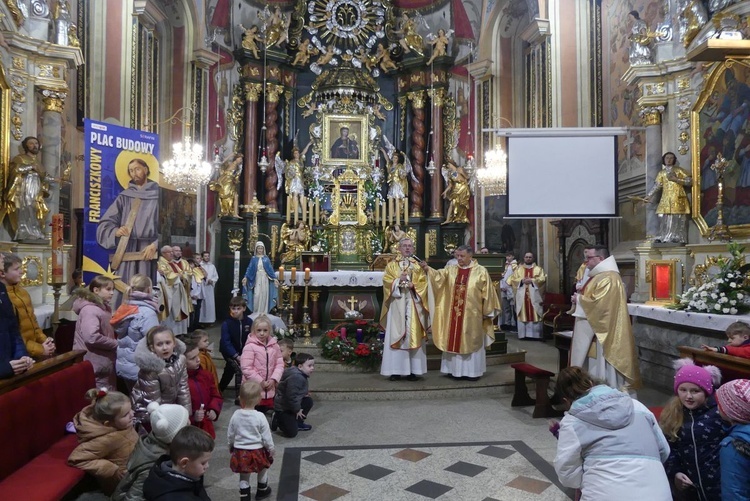 Wprowadzenie relikwii św. Mikołaja do bazyliki w Rychwałdzie