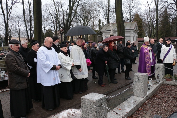 Płock. Pogrzeb ks. prał. Janusza Śniegockiego (1942-2023)