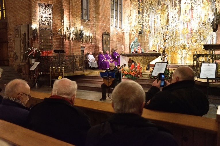 Liturgia w 42. rocznicę wprowadzenia stanu wojennego