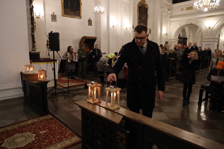 Betlejemskie Światełko Pokoju w Sandomierzu