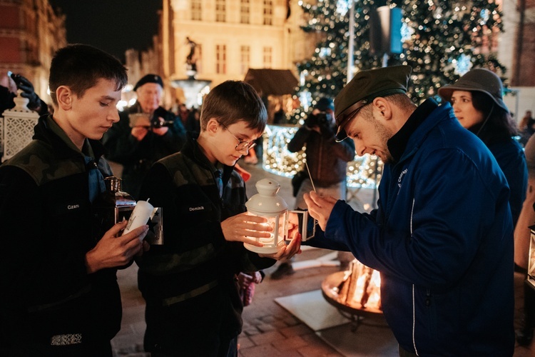 Przekazanie Betlejemskiego Światła Pokoju