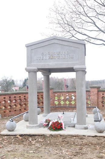 Odnowiony nagrobek polskiego premiera 