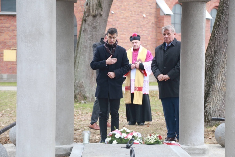 Odnowiony nagrobek polskiego premiera 