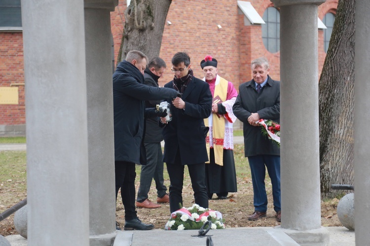 Odnowiony nagrobek polskiego premiera 