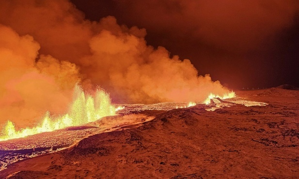 Islandia: Efektwna i groźna erupcja wulkanu po tygodniach wstrząsów ziemi