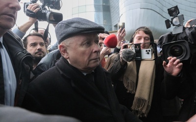 Politycy PiS w siedzibie TVP: Próba siłowego przejęcie telewizji publicznej; wzorce białoruskie