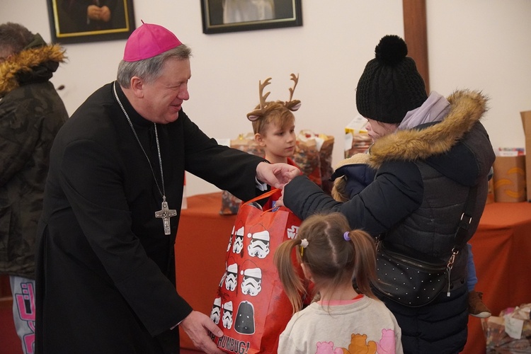 Finał akcji "Nasza Paka" Caritas Archidiecezji Wrocławskiej