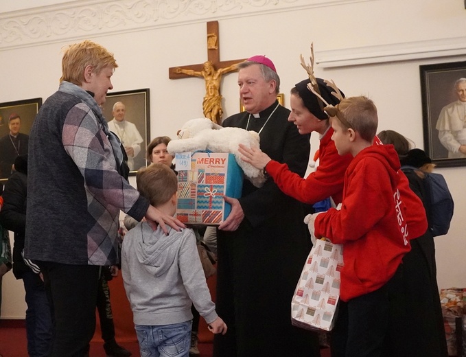 Finał akcji "Nasza Paka" Caritas Archidiecezji Wrocławskiej