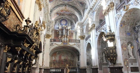 Dane o religijności diecezji legnickiej