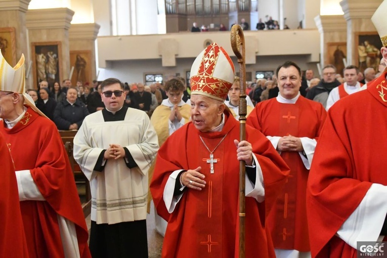 Rozpoczęły się uroczystości jubileuszowe bp. Pawła Sochy