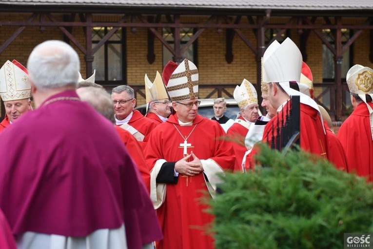 Rozpoczęły się uroczystości jubileuszowe bp. Pawła Sochy