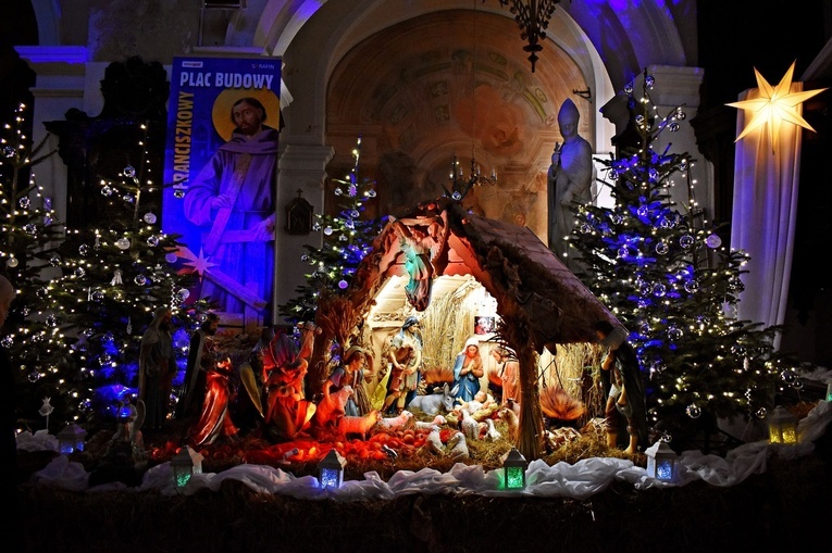 Krasne. Szopka bożonarodzeniowa w parafii pw. św. Jana Chrzciciela