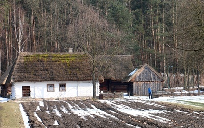 Ferie zimowe można spędzić w skansenie.