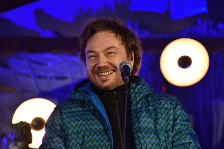 Kolędowanie z Mietkiem Szcześniakiem