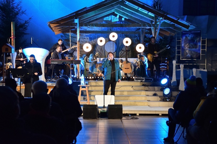 Kolędowanie z Mietkiem Szcześniakiem