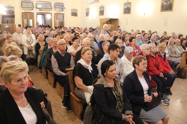 Spotkanie Apostolstwa Pomocy Duszom Czyśćcowym.
