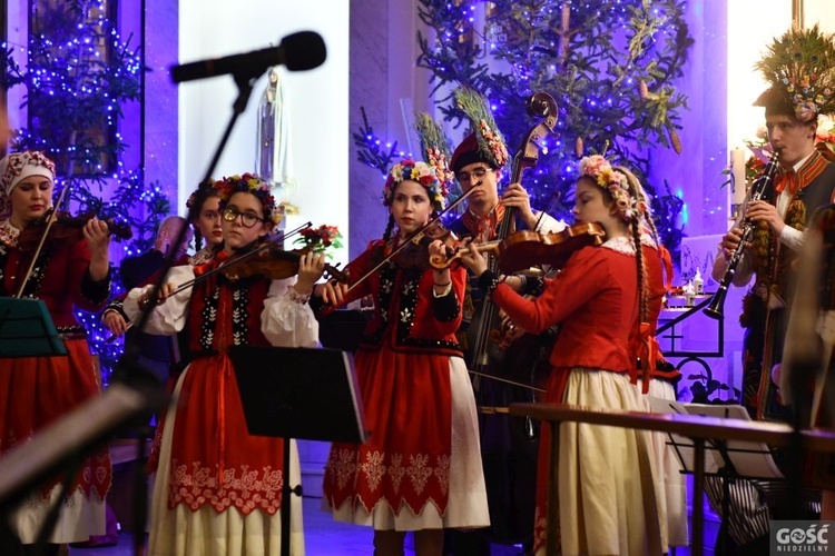 Mali Gorzowiacy z kolędą u kapucynów