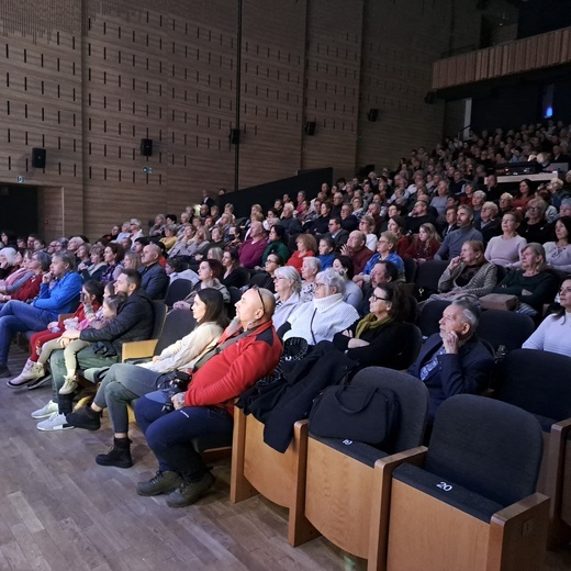 Koncert "Z kolędą przez Polskę i świat"