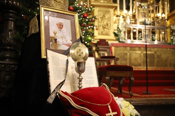 Abp Jędraszewski: Papież senior Benedykt XVI był człowiekiem wiary, nadziei i miłości