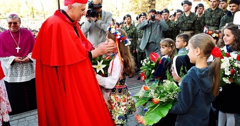 Kardynał Joseph Ratzinger w Oleśnicy w jubileuszowym roku. Wspomnienie