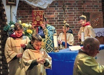 Opole. Liturgia świąteczna Wprowadzenia Bogurodzicy do świątyni.