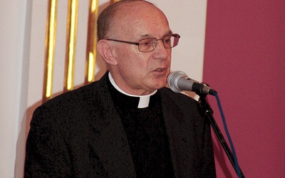 Przez 41 lat  ksiądz profesor był wykładowcą teologii dogmatycznej i ekumenizmu w Wyższym Seminarium Duchownym w Płocku, znało go więc wiele pokoleń duchownych.
