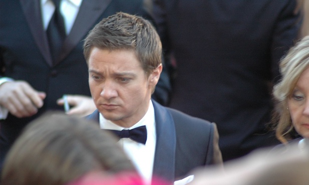 Słynny aktor Jeremy Renner w stanie krytycznym po wypadku 