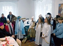 Jasełka przedstawiły dzieci z Ukrainy mieszkające w Zagórzu Śl.