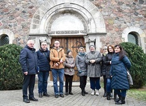 Kościół to nie tylko mury, ale przede wszystkim ludzie. Wiedzą o tym dobrze tutejsi wierni.