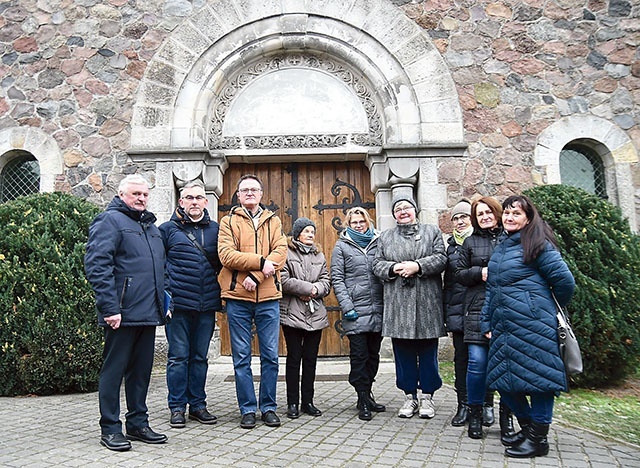 Kościół to nie tylko mury, ale przede wszystkim ludzie. Wiedzą o tym dobrze tutejsi wierni.