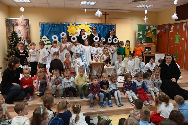 Międzynarodowe jasełka u prezentek