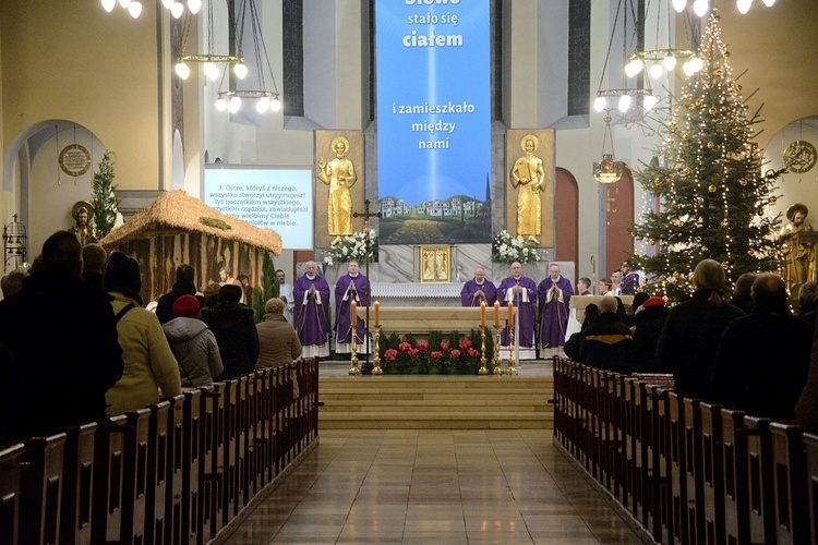 Msza św. żałobna za zmarłego papieża Benedykta XVI