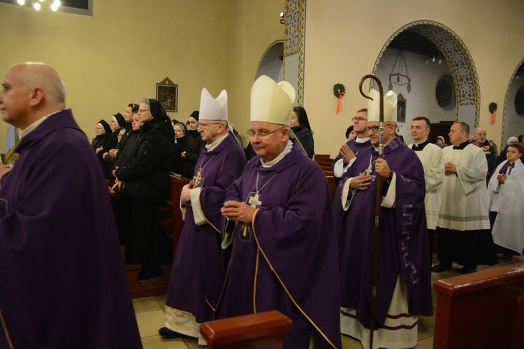 Msza św. żałobna za zmarłego papieża Benedykta XVI