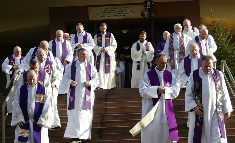 Uroczystości pogrzebowe śp. ks. Tadeusza Słoniny SDS w Bielsku-Białej Cygańskim Lesie