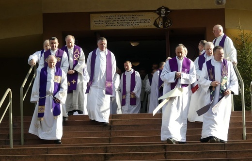 Uroczystości pogrzebowe śp. ks. Tadeusza Słoniny SDS w Bielsku-Białej Cygańskim Lesie