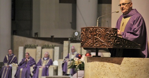Ks. Jerzy Szymik - homilia w dniu pogrzebu Benedykta XVI