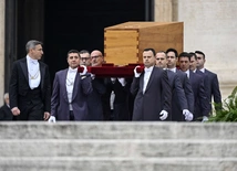 Tak w Watykanie pożegnano papieża Benedykta