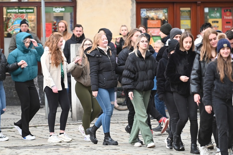 Polonez maturzystów w Świdnicy 2023