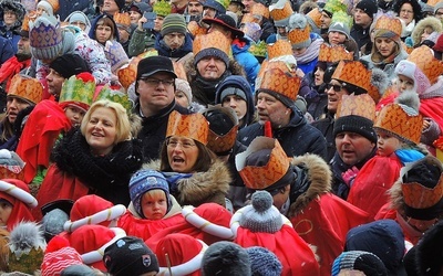 Orszaki Trzech Króli znów będą kolędować na ulicach wielu miejscowości.