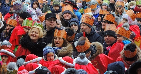 Orszaki Trzech Króli znów będą kolędować na ulicach wielu miejscowości.