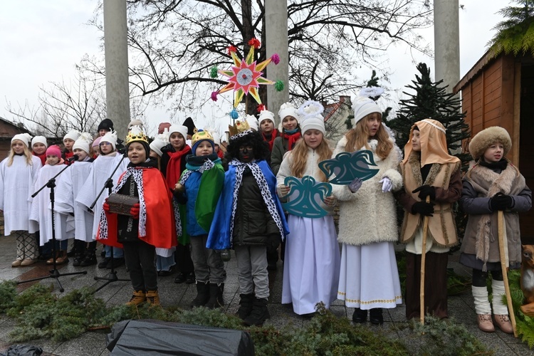 Orszak Trzech Króli 2023 w Wałbrzychu. Przywieźli ze sobą monety