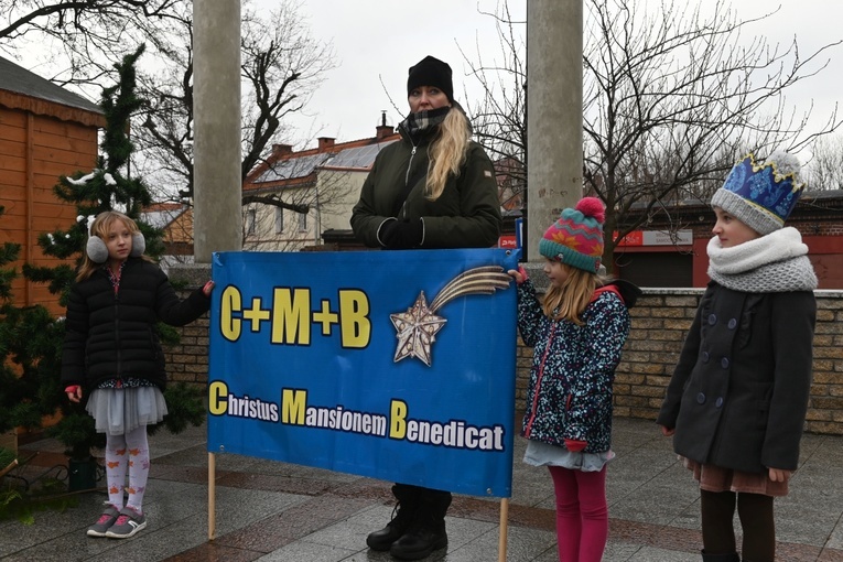 Orszak Trzech Króli 2023 w Wałbrzychu. Przywieźli ze sobą monety