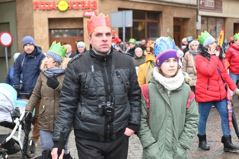 Orszak Trzech Króli 2023 w Wałbrzychu. Przywieźli ze sobą monety