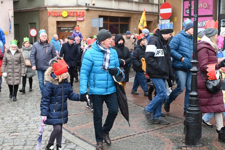 Orszak Trzech Króli 2023 w Wałbrzychu. Przywieźli ze sobą monety