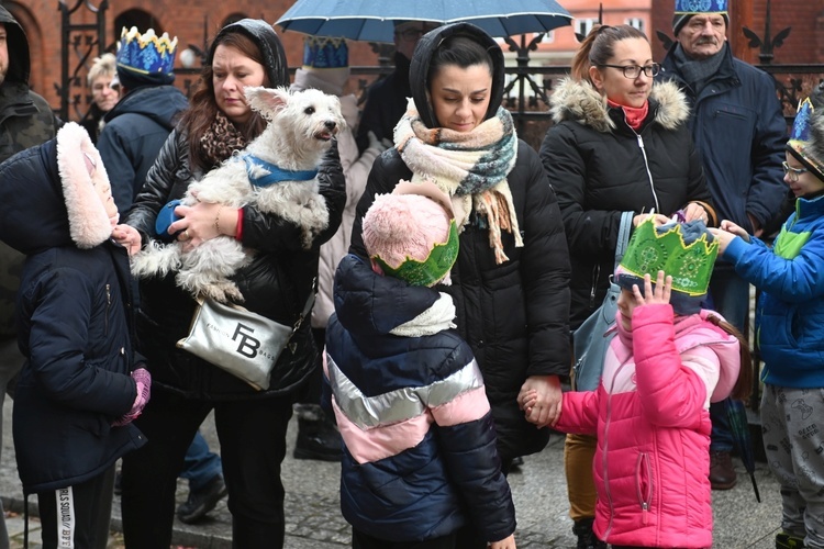 Orszak Trzech Króli 2023 w Wałbrzychu. Przywieźli ze sobą monety