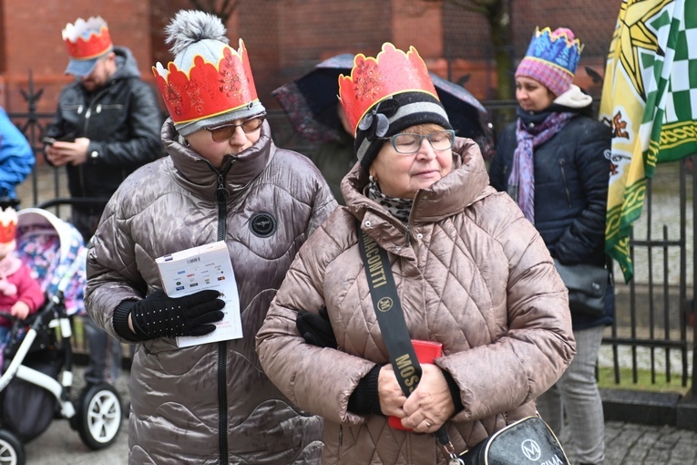 Orszak Trzech Króli 2023 w Wałbrzychu. Przywieźli ze sobą monety