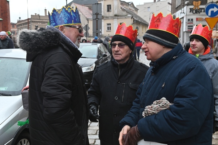 Orszak Trzech Króli 2023 w Wałbrzychu. Przywieźli ze sobą monety
