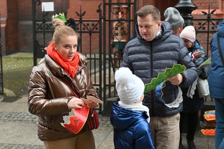 Orszak Trzech Króli 2023 w Wałbrzychu. Przywieźli ze sobą monety