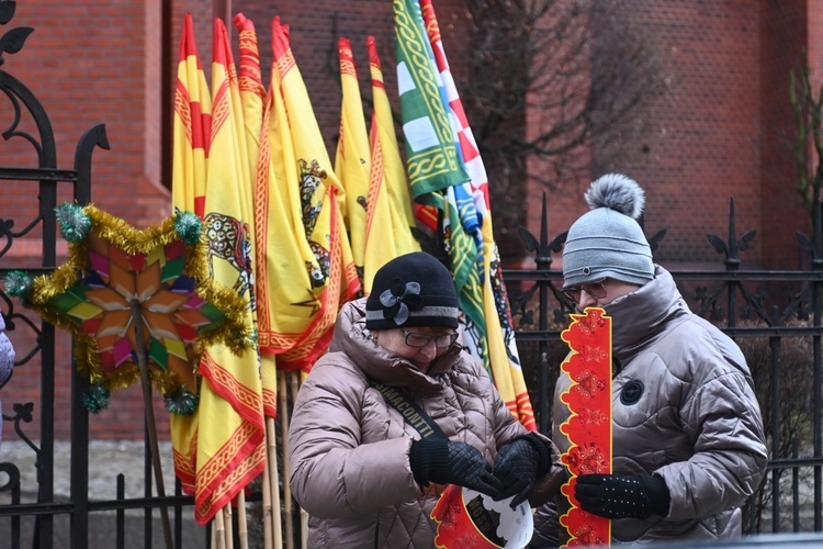 Orszak Trzech Króli 2023 w Wałbrzychu. Przywieźli ze sobą monety