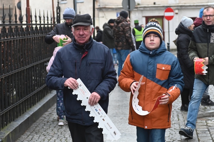 Orszak Trzech Króli 2023 w Wałbrzychu. Przywieźli ze sobą monety